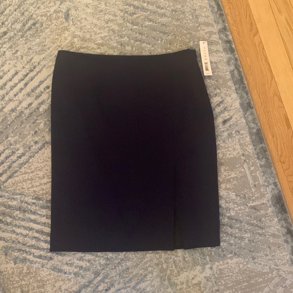 Brand new Theory navy pencil skirt with side slit